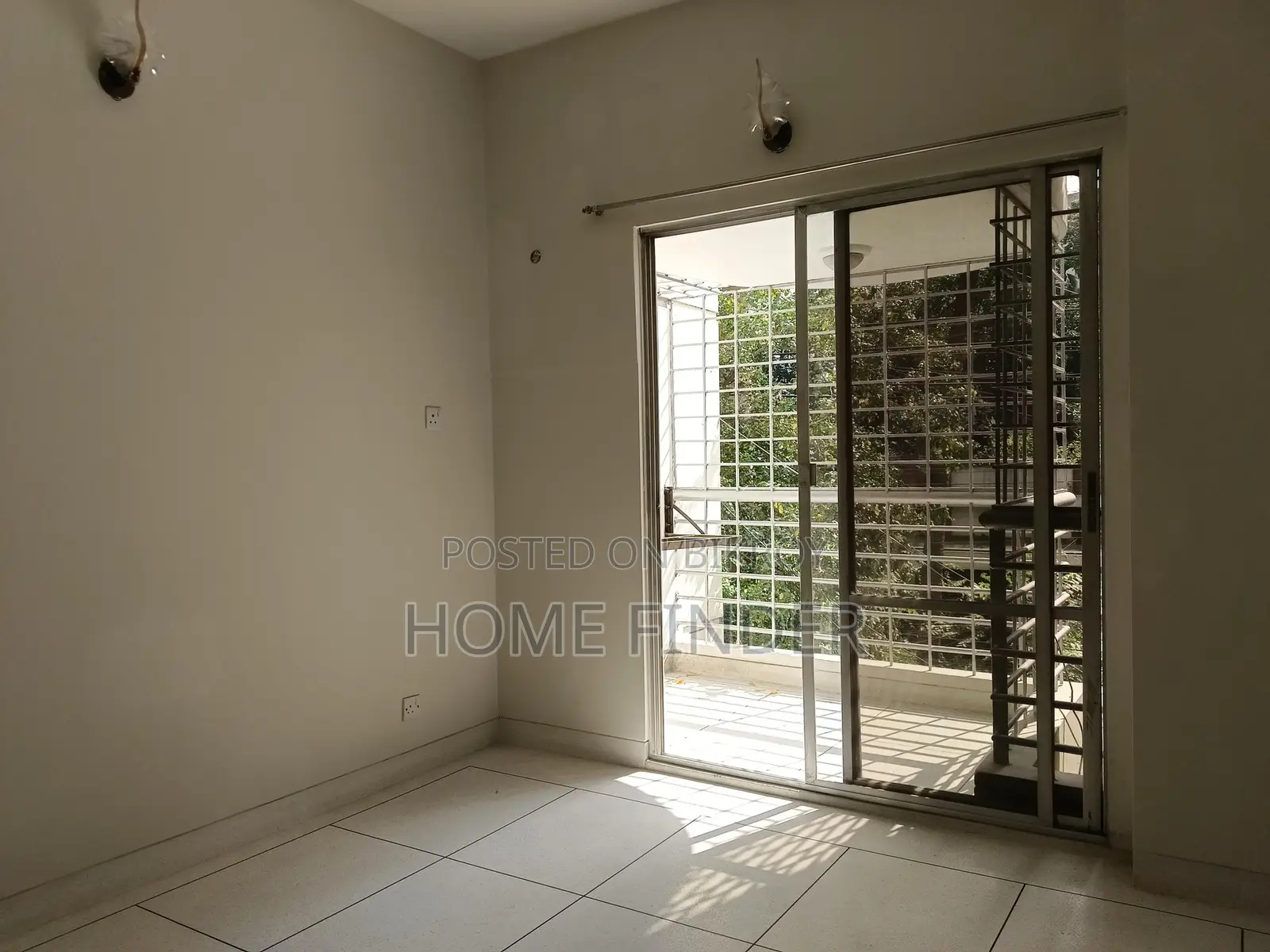 2100 Sqft UN-FURNISHED APARTMENT FOR RENT IN GULSHAN