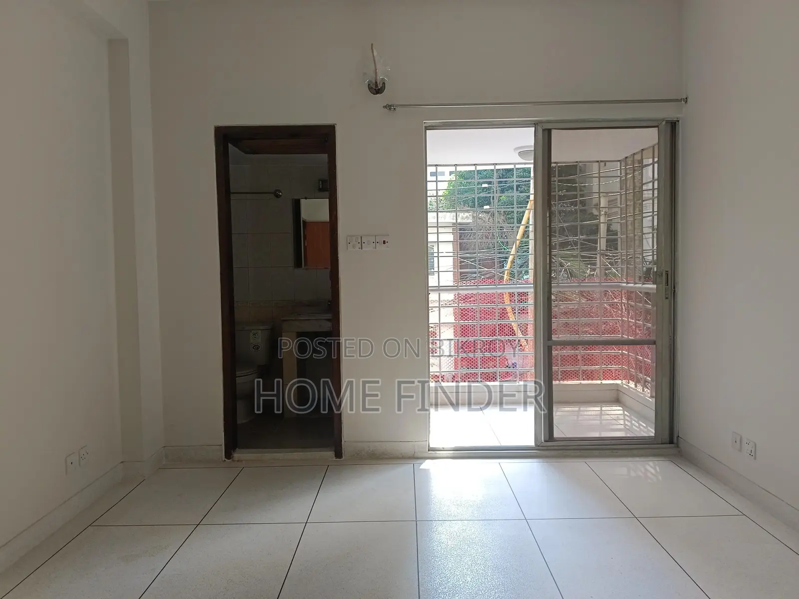 2100 Sqft UN-FURNISHED APARTMENT FOR RENT IN GULSHAN