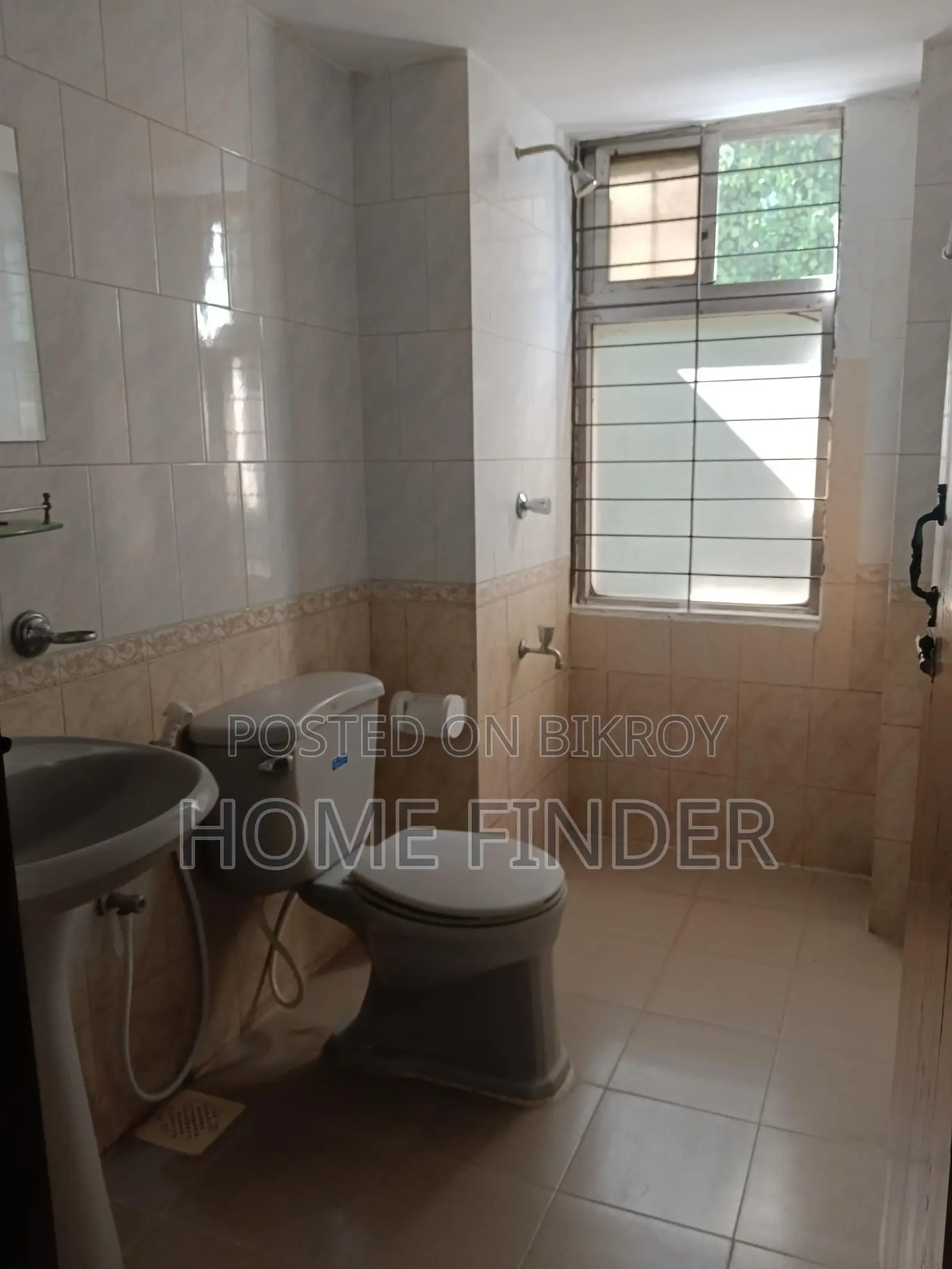 2100 Sqft UN-FURNISHED APARTMENT FOR RENT IN GULSHAN