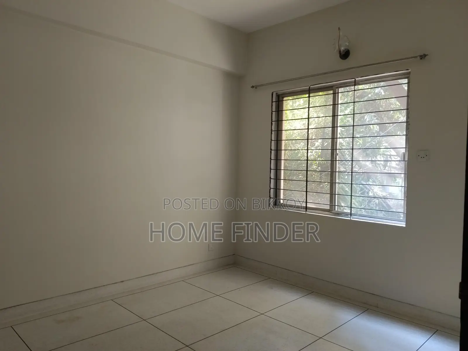 2100 Sqft UN-FURNISHED APARTMENT FOR RENT IN GULSHAN