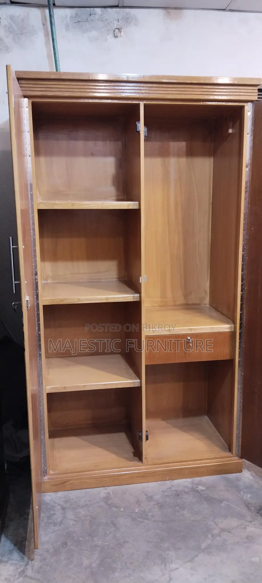 CANADIAN OAK VENEER ALMIRA 2 PALLA. M # 7335.