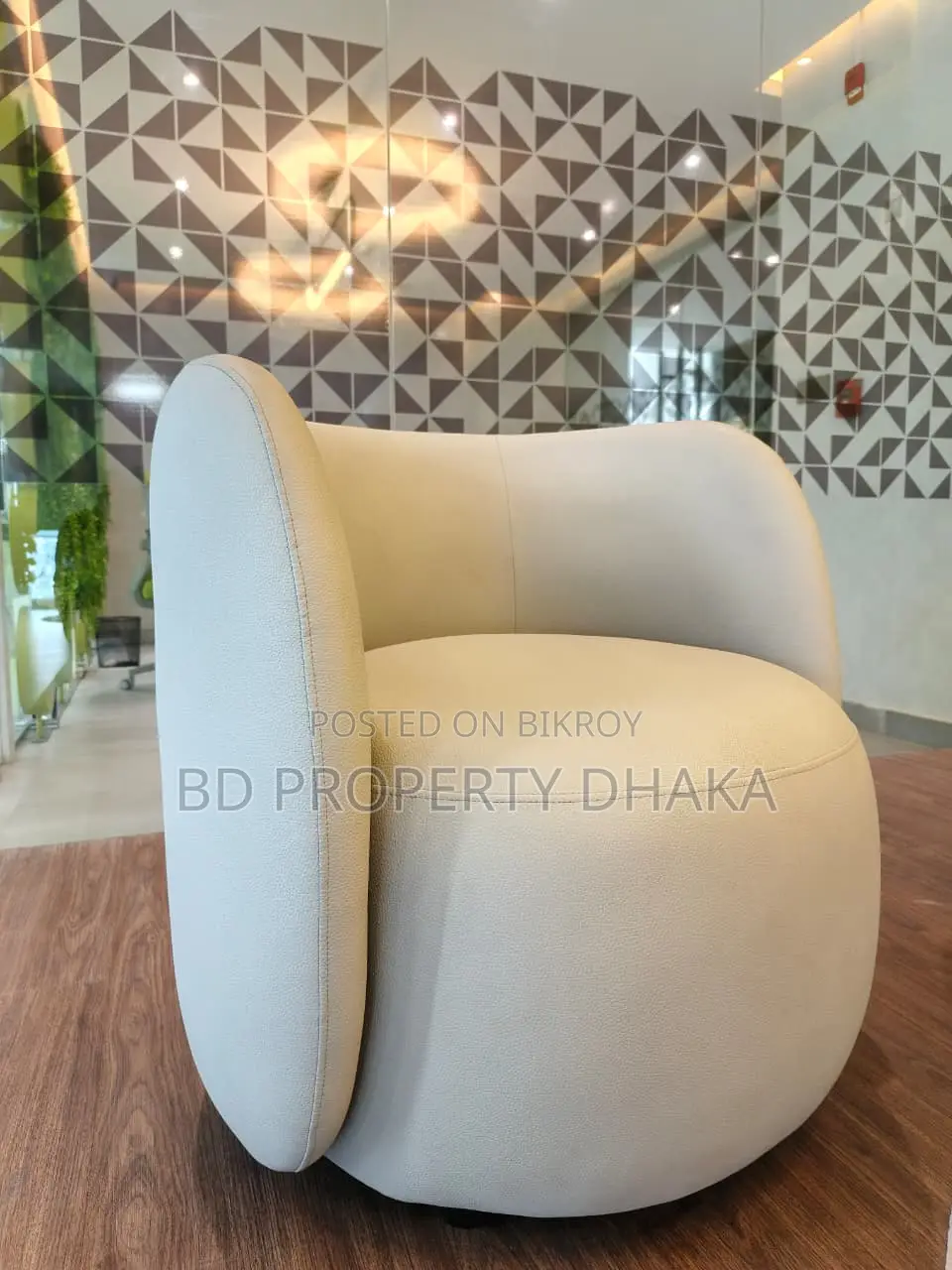 ৩২৭৩ বর্গফুটের কমার্শিয়াল স্পেস ভাড়ার জন্য