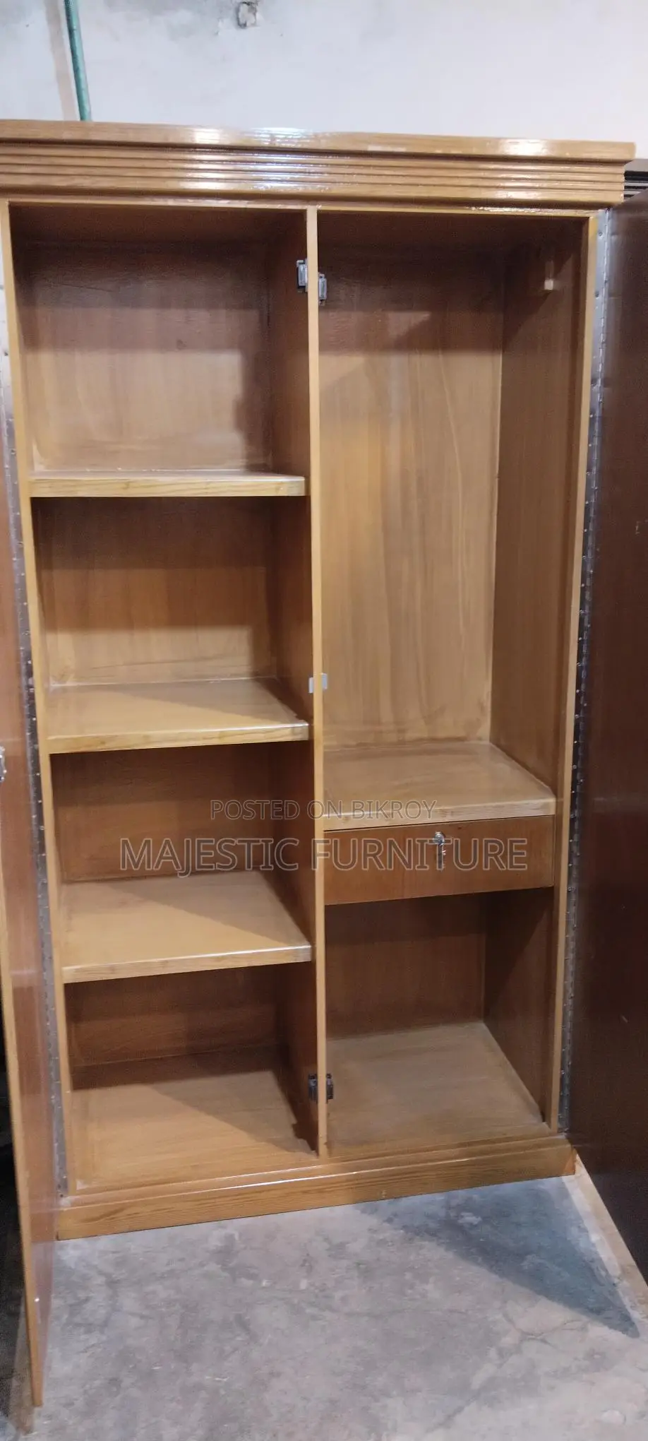 CANADIAN OAK VENEER ALMIRA 2 PALLA. M # 7335.
