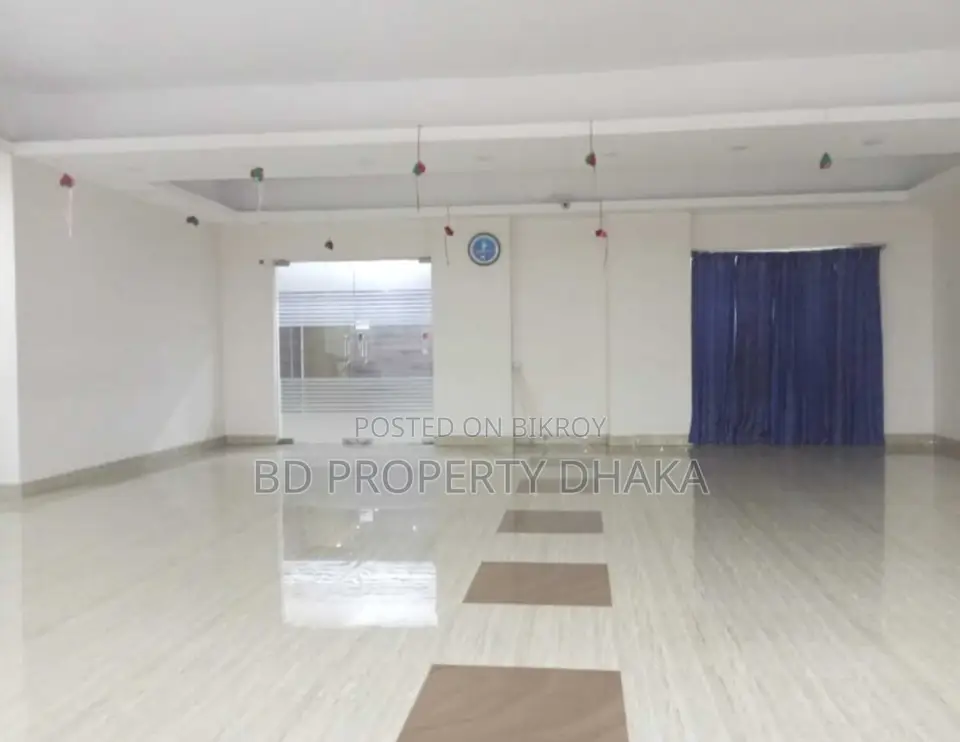 7800Sqft semi furnished open commercial space Rent in Banani
