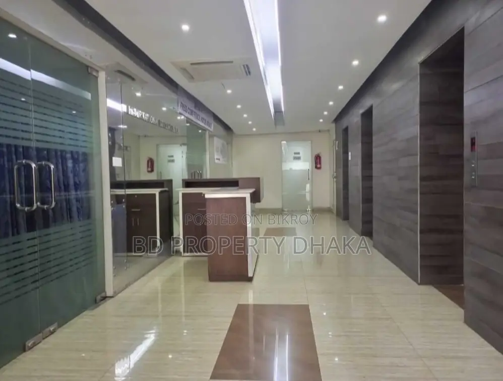 7800Sqft semi furnished open commercial space Rent in Banani