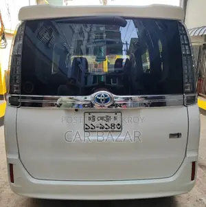 Toyota Noah VOXY G PUSH HYBRID 2016