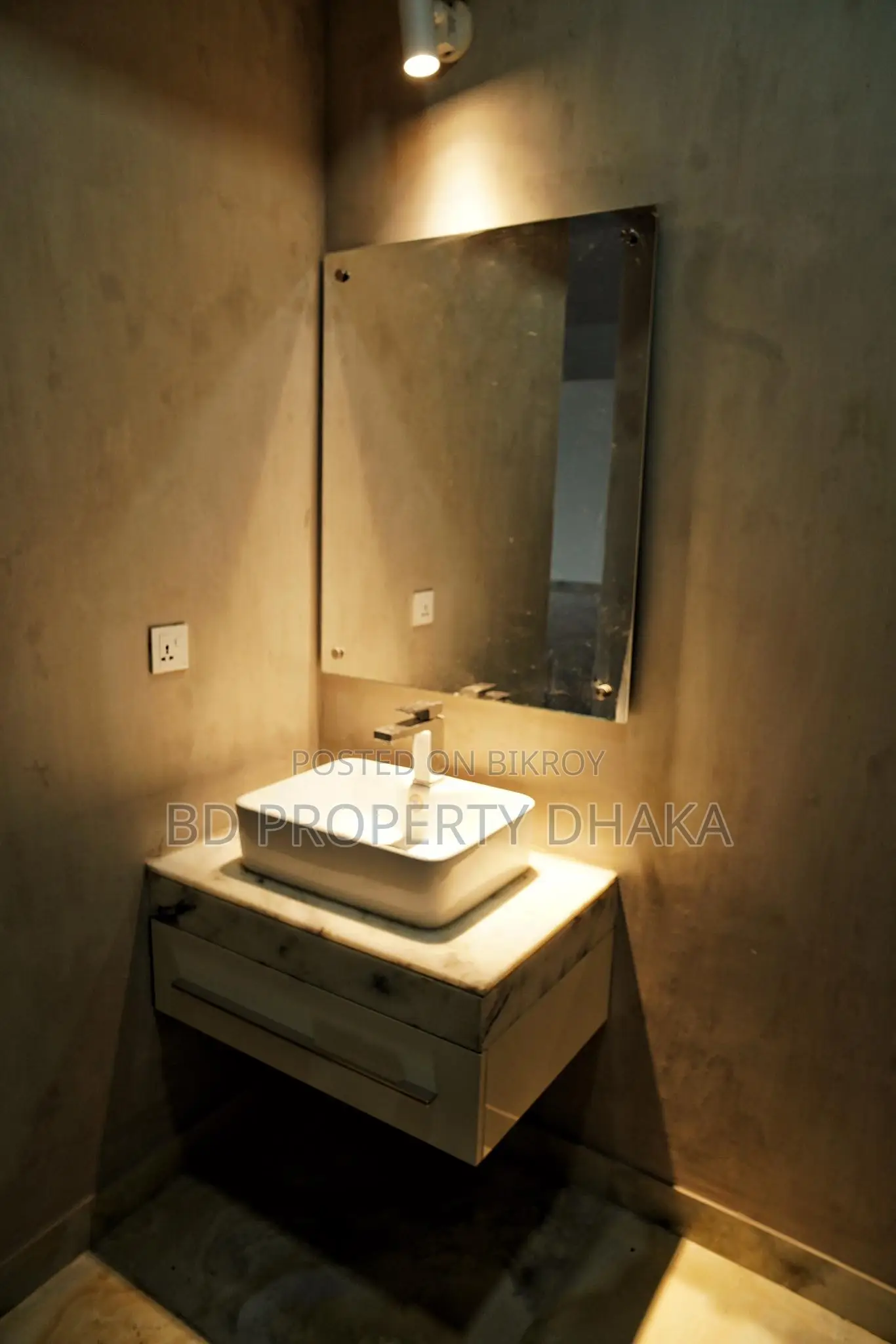 Luxurious Semi-furnished Apartments for Rent