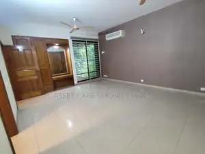 গুলশানে ডুপ্লেক্স ৩ বেডরুমের আন-ফার্নিশড অ্যাপার্টমেন্ট ভাড়া
