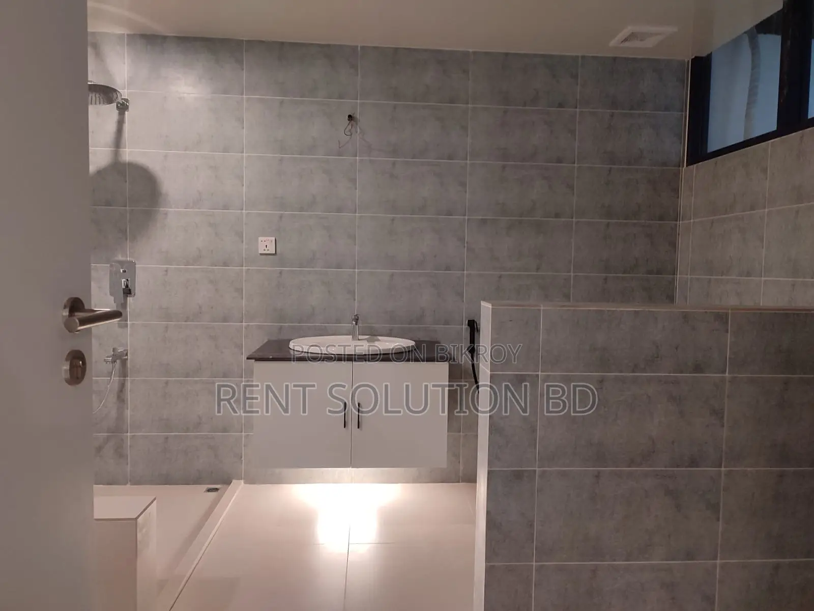 Luxury New Semi furnished Apartment For Rent in Baridhara