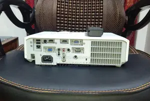 Hitachi Cp-x3042wn Projector