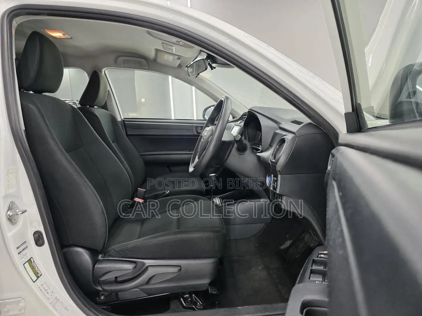 Toyota Axio EX HYBRID 2020