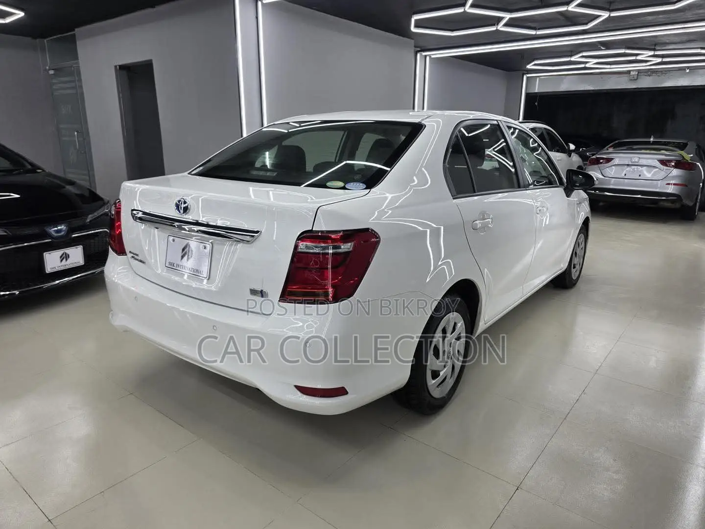 Toyota Axio EX HYBRID 2020