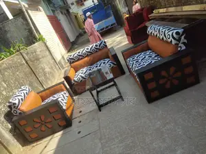 সোফাসেট সাশ্রয়ী দামে সেন্টার টেবিল সহ