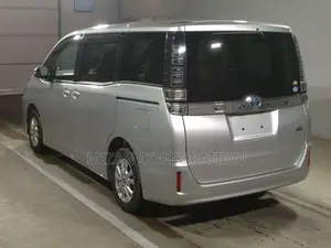 Toyota Voxy X Package-Silver 2020