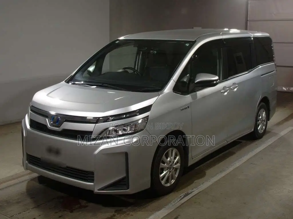 Toyota Voxy X Package-Silver 2020