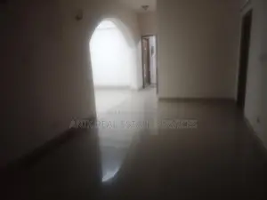 গুলশানে ভালো মানের ৩ বেডরুমের আন-ফার্নিশড ফ্ল্যাট ভাড়া
