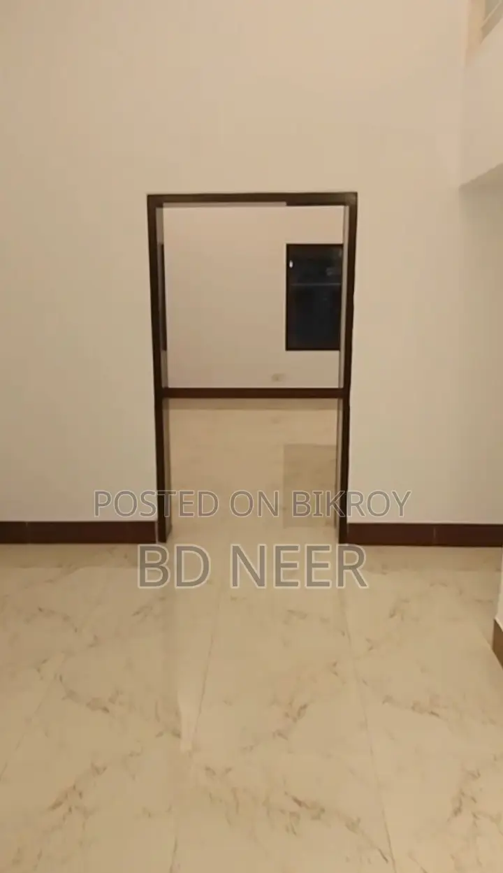 Ground Floor 2700 SqFt Office Space Available For Rent in Gulshan-2