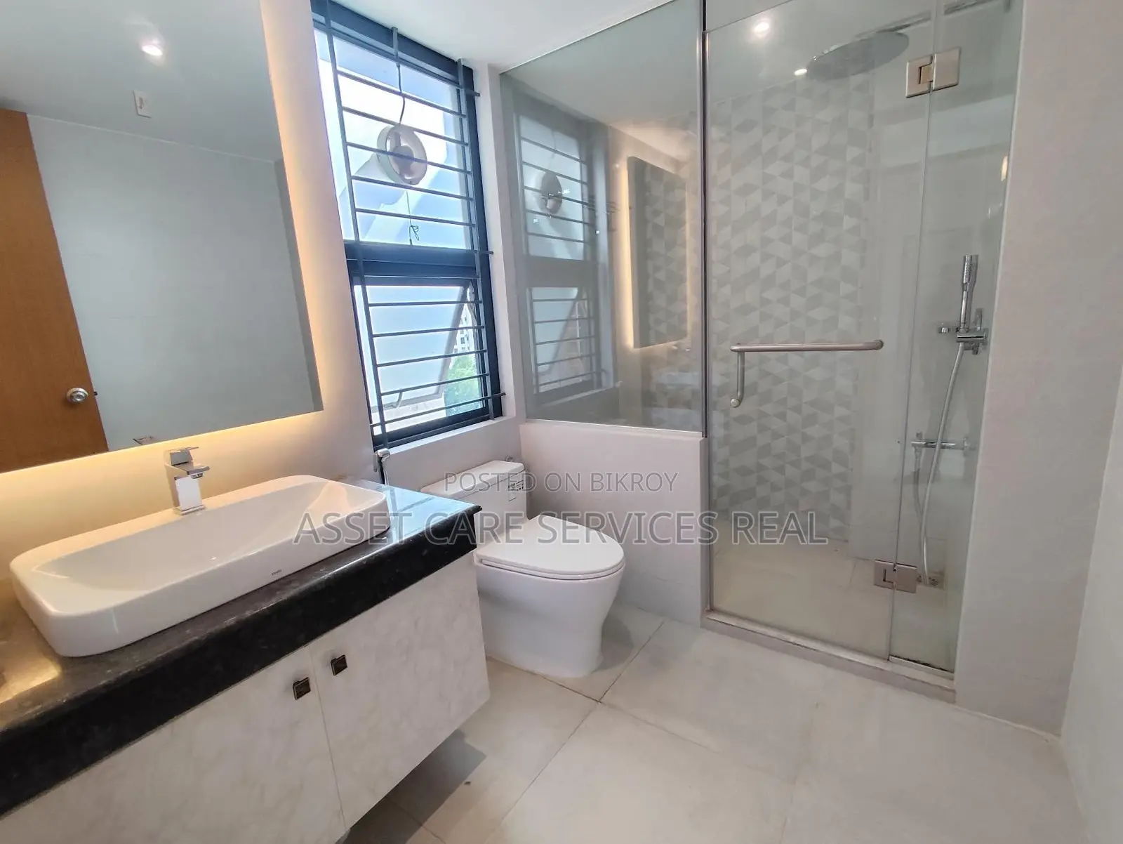 Gorgeous Marvel Lake View Gym-Pool New Apartment Rent North Gulshan