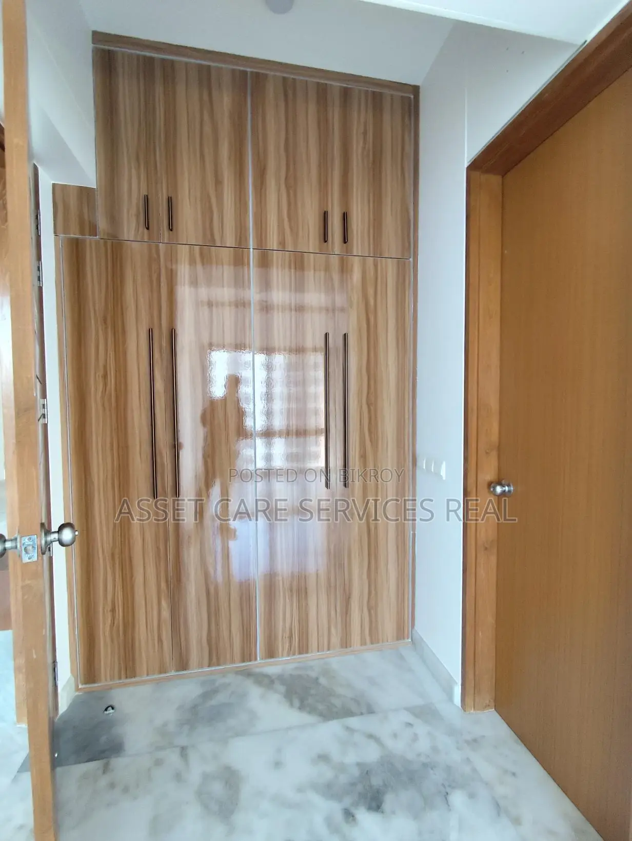 Gorgeous Marvel Lake View Gym-Pool New Apartment Rent North Gulshan