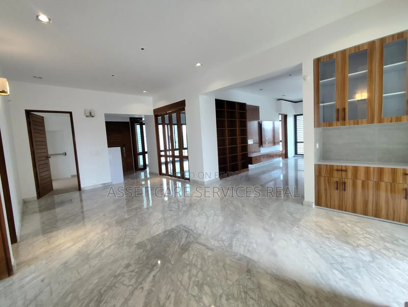 Gorgeous Marvel Lake View Gym-Pool New Apartment Rent North Gulshan
