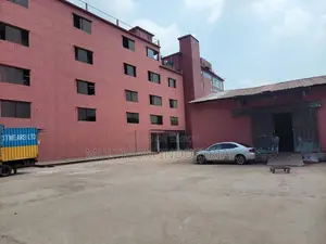 নরসিংদীতে ৪০,০০০ বর্গফুটের ৪ তলা বিল্ডিং