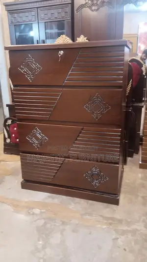 চেস্ট ড্রয়ার। M # 644