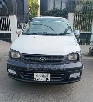 টয়োটা নোয়াহ ২.০ এফডব্লিউডি (৮ সিটার) ২০০৬ সাদা