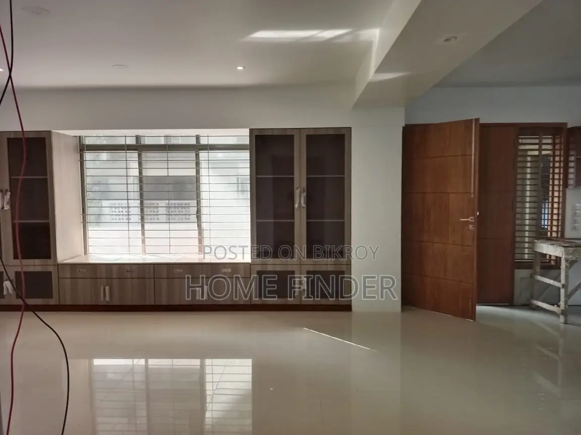 Semi Furnished 3800 SqFt 4Bed Apt: Rent In GULSHAN 2