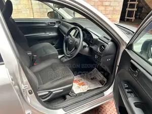 Toyota Axio EX PKG SILVER / 2020