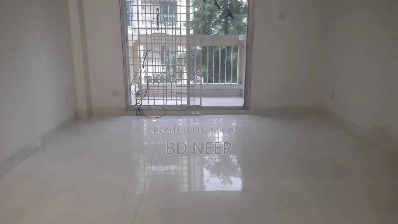 Dupleix Semi Furnished 4 Bed Room Flat Rent in Baridhara DIP