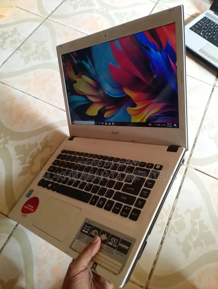 Acer Core i3 5th Gen Ultra Slim Laptop (কুরিয়ারেও দেয়া হয়)