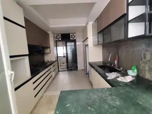 চমৎকার ডেকোরেশন জিম-পুল সুবিধাসহ ৪ বেড লাক্সারি অ্যাপার্টমেন্ট ভাড়ার জন্য