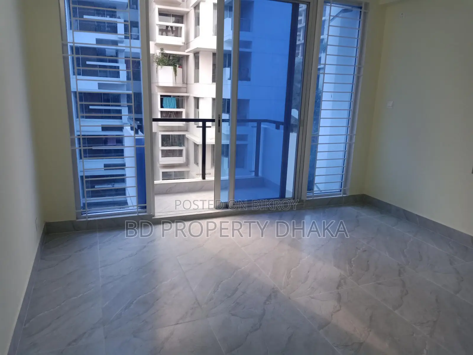 2100 Sqft Un furnished Apt Rent in Banani