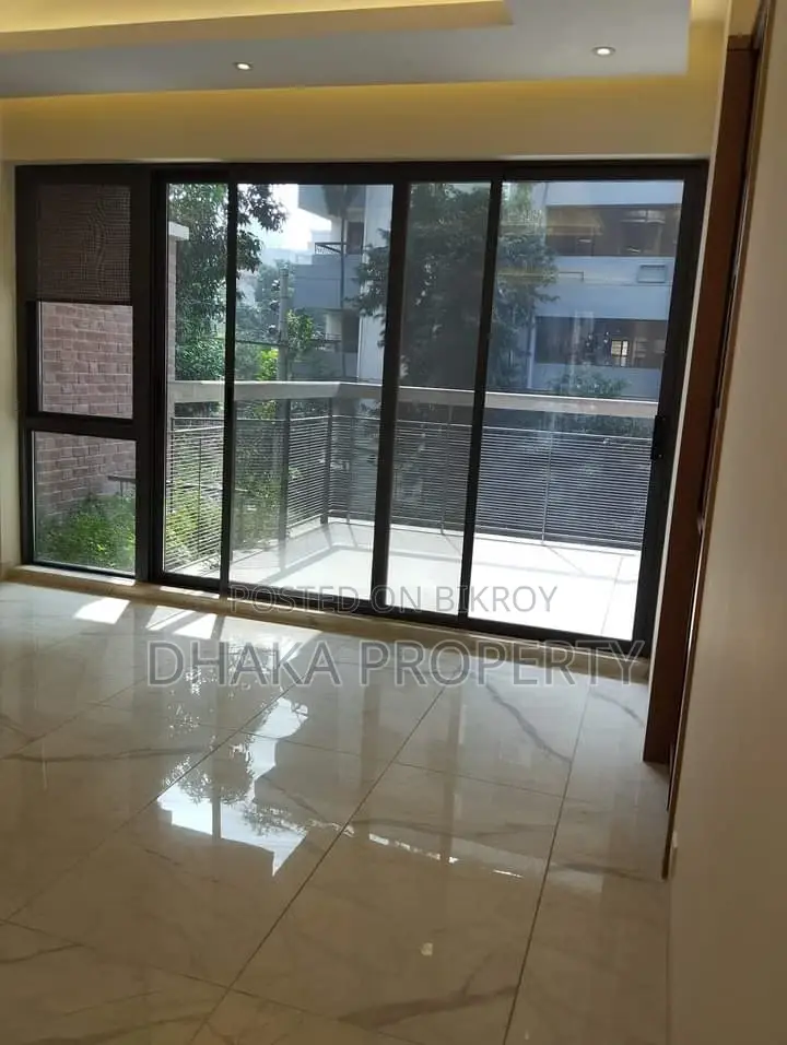 গুলশান নর্থে ৩৮০০ বর্গফুট ৪ বেডরুমের অ্যাপার্টমেন্ট ভাড়া