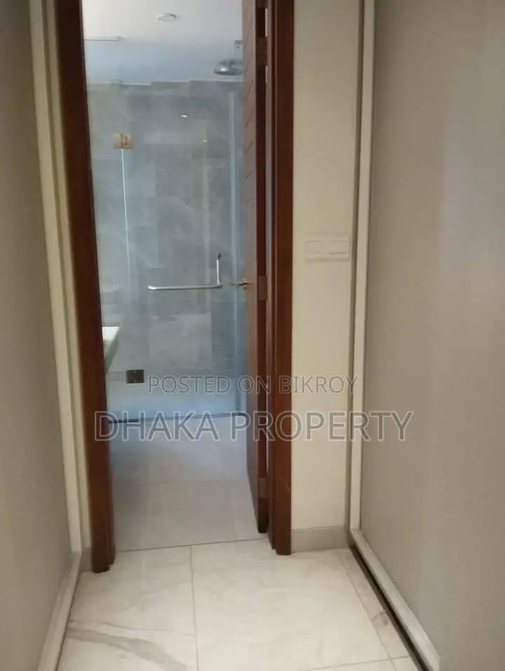 গুলশান নর্থে ৩৮০০ বর্গফুট ৪ বেডরুমের অ্যাপার্টমেন্ট ভাড়া