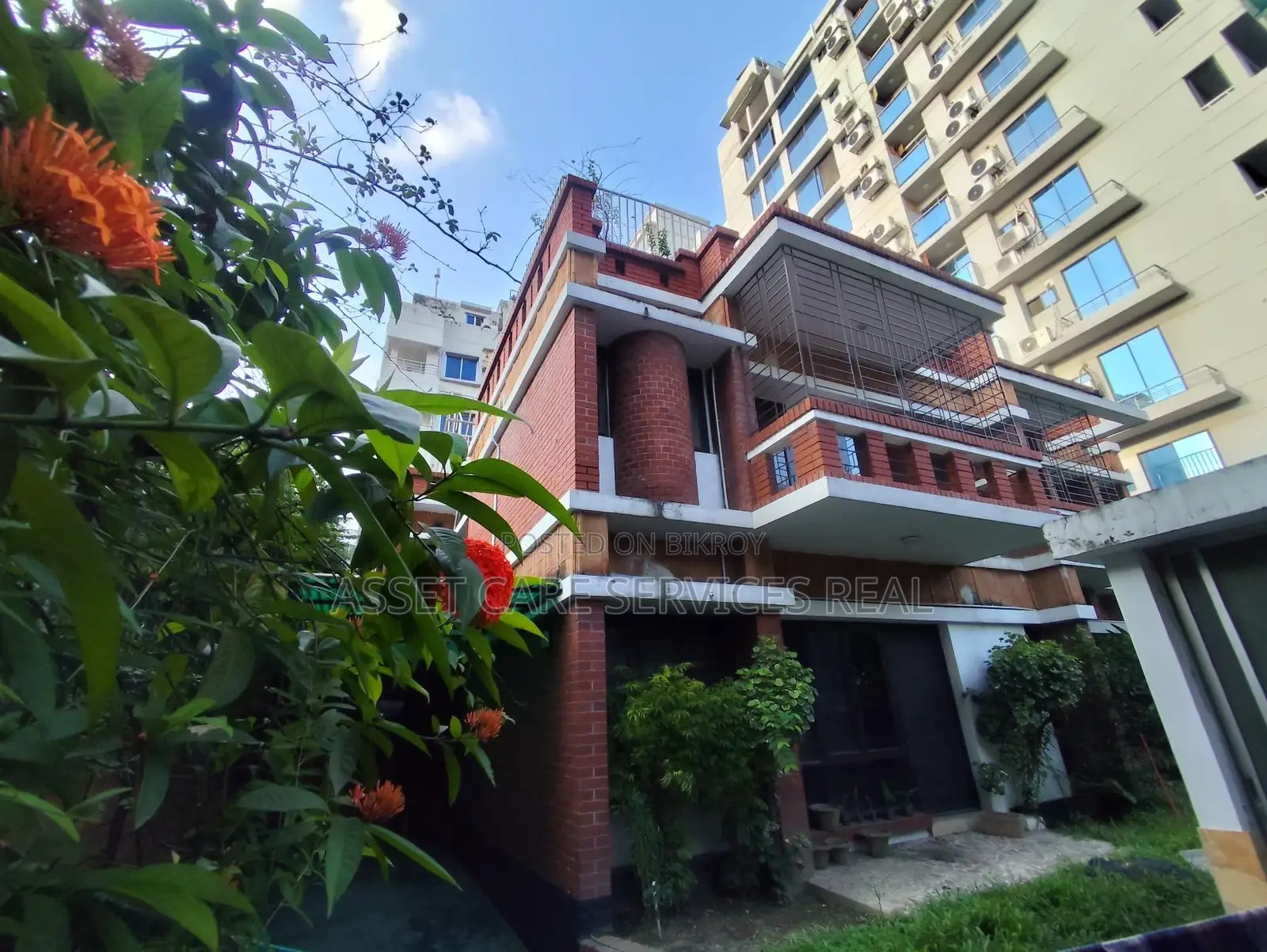 Baridhara Diplomatic Zone Exclusive Independent House Rent