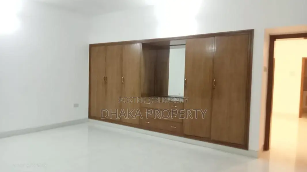 ৪ বেডরুমের বড় ফ্ল্যাট ভাড়া গুলশান ২-এ