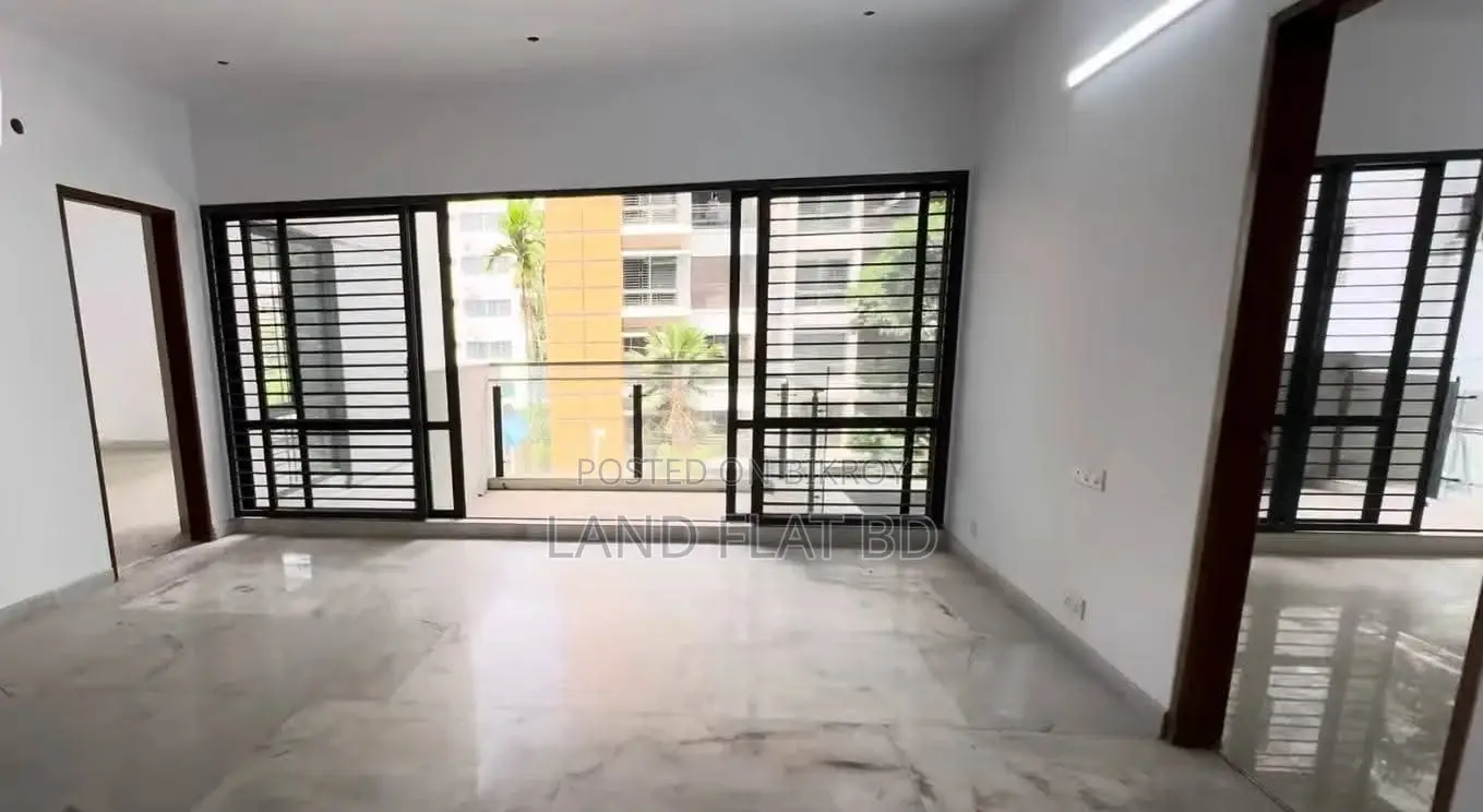 Diplomatic Zone in Baridhara, Luxurious Flat sale @ 3700 sft 3rd Floor.