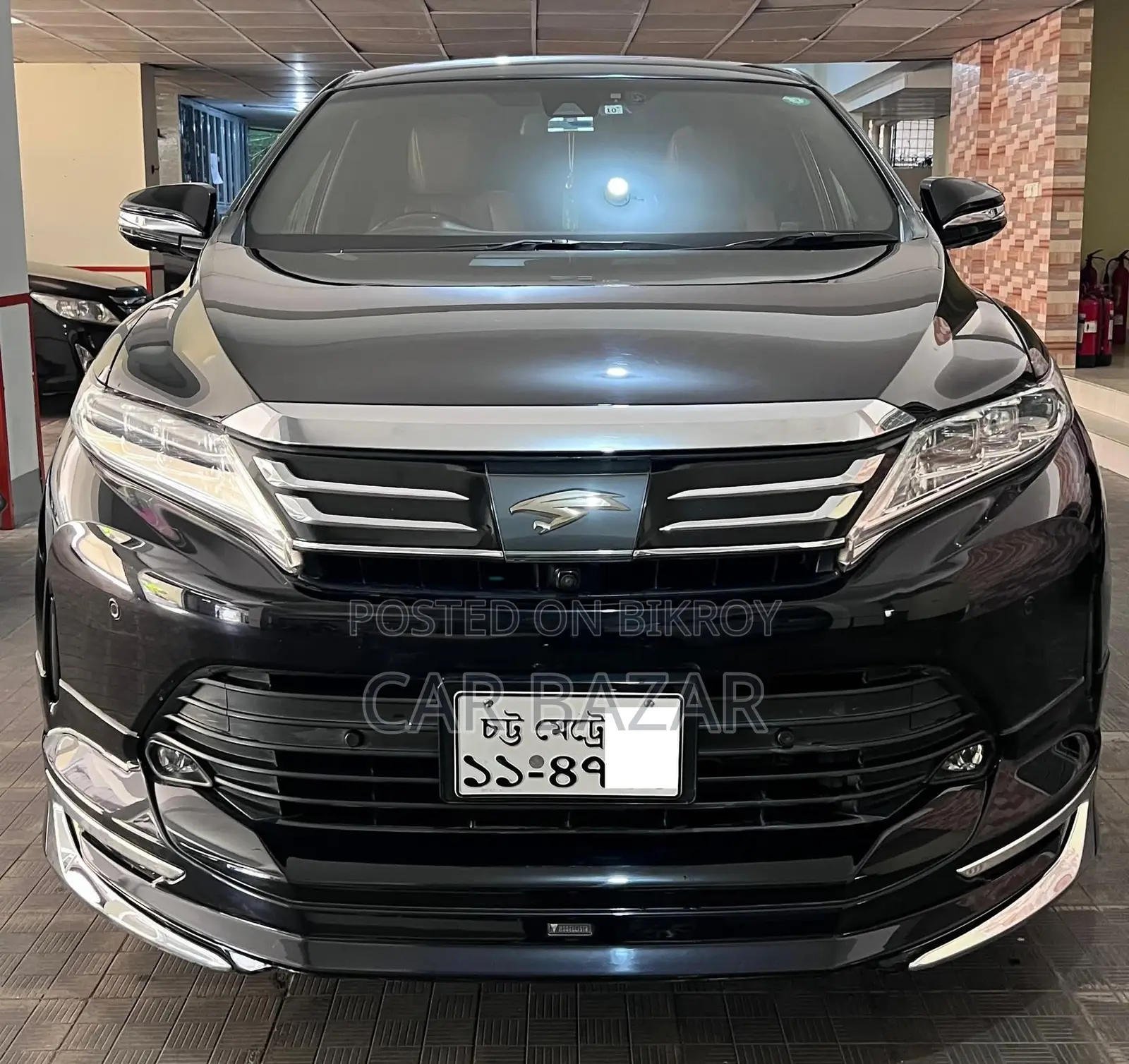 Toyota Harrier Progress Metal Adv 2017