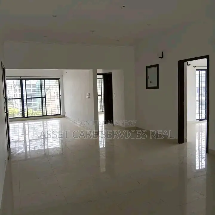 গুলশানে সুইমিং ও জিম সুবিধাসহ ৪ বেডের আন-ফার্নিশড অ্যাপার্টমেন্ট ভাড়া