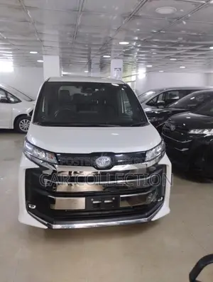 Toyota Noah SZ 2022