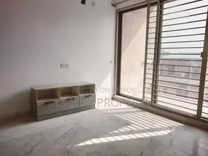 (3500-Sqft)Lake View Luxurious Apartment Rent in Gulshan