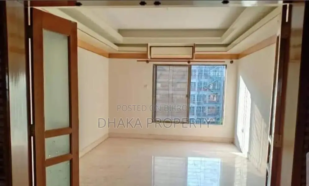 গুলশান-২ এ লেক ভিউ ৫ বেডরুমের (৪২০০ বর্গফুট) অ্যাপার্টমেন্ট ভাড়া