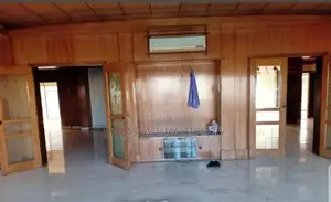 গুলশান-২ এ লেক ভিউ ৫ বেডরুমের (৪২০০ বর্গফুট) অ্যাপার্টমেন্ট ভাড়া