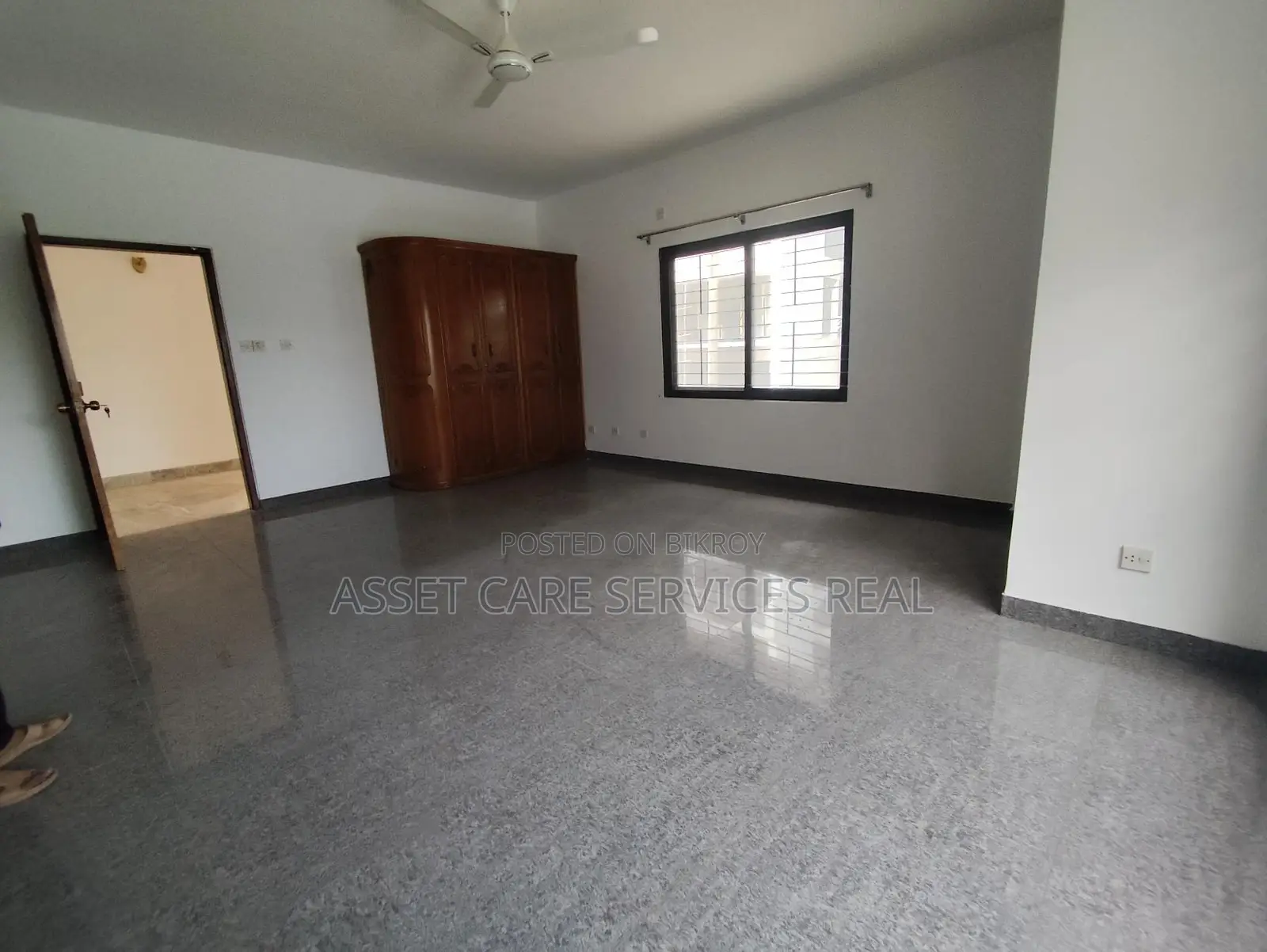 3500-Sqft Lake View Beautiful 4Bed Big Apartment Rent In Gulshan