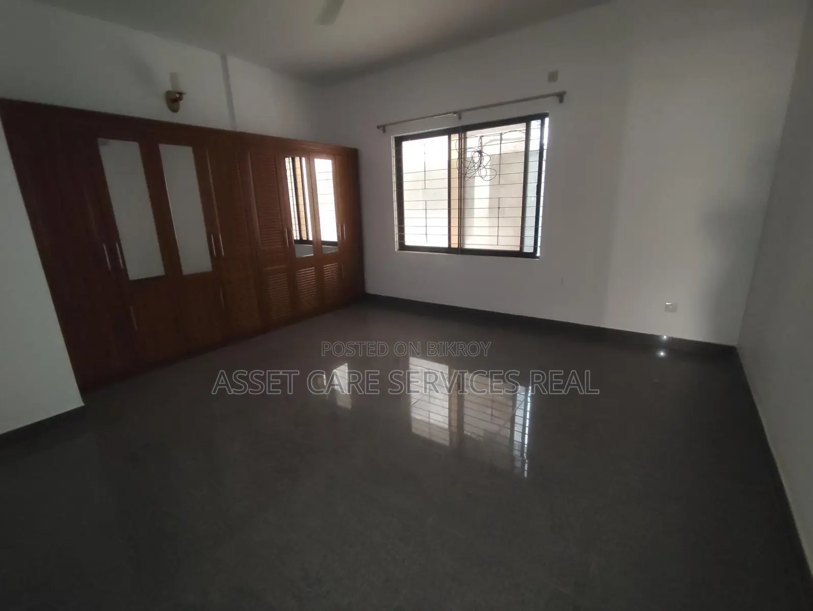 3500-Sqft Lake View Beautiful 4Bed Big Apartment Rent In Gulshan