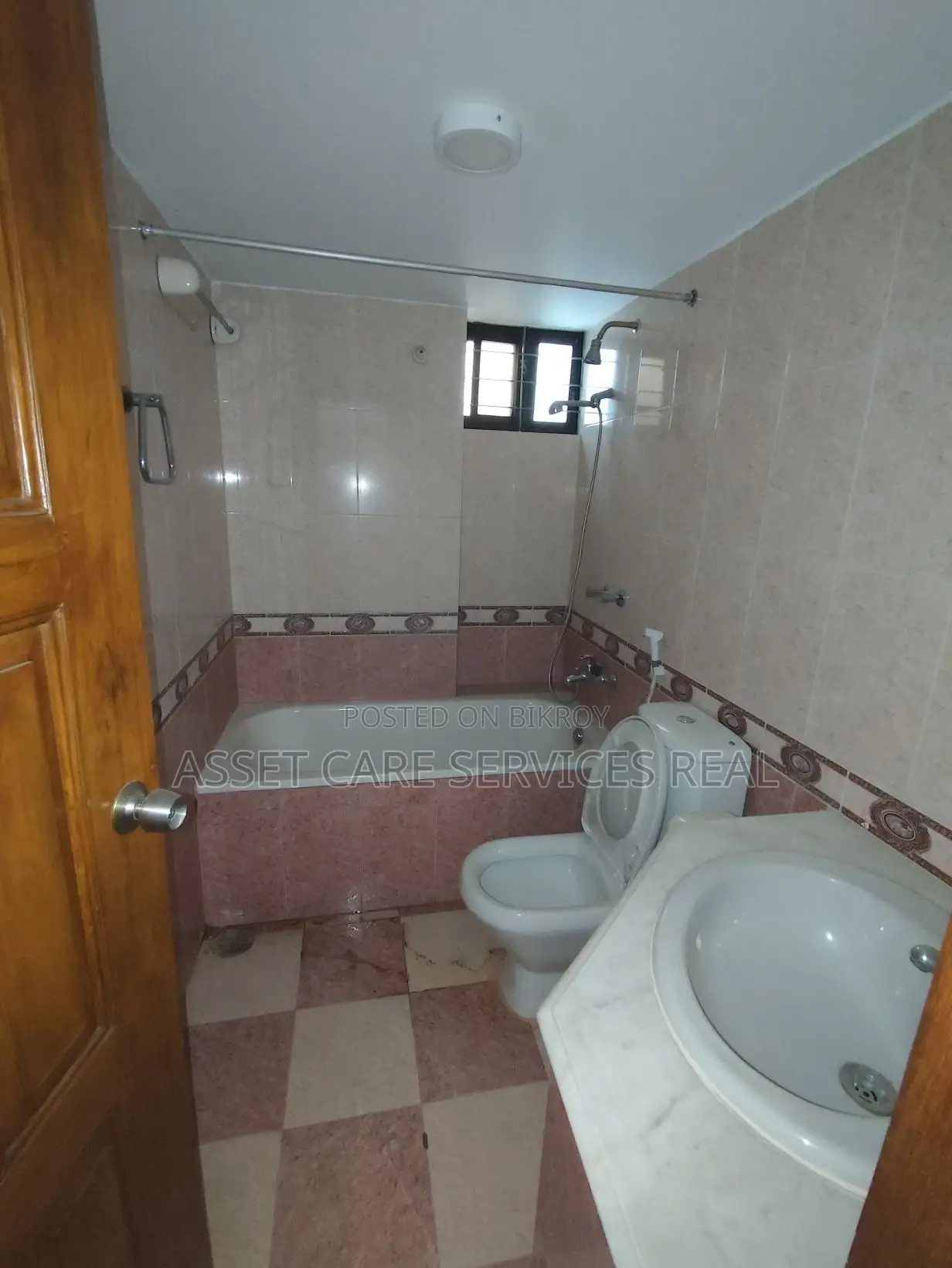 3500-Sqft Lake View Beautiful 4Bed Big Apartment Rent In Gulshan
