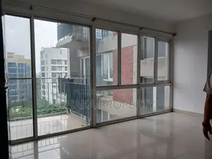 3Bedroom Sun Lighting Apt.Office come Residents possible-2300sft