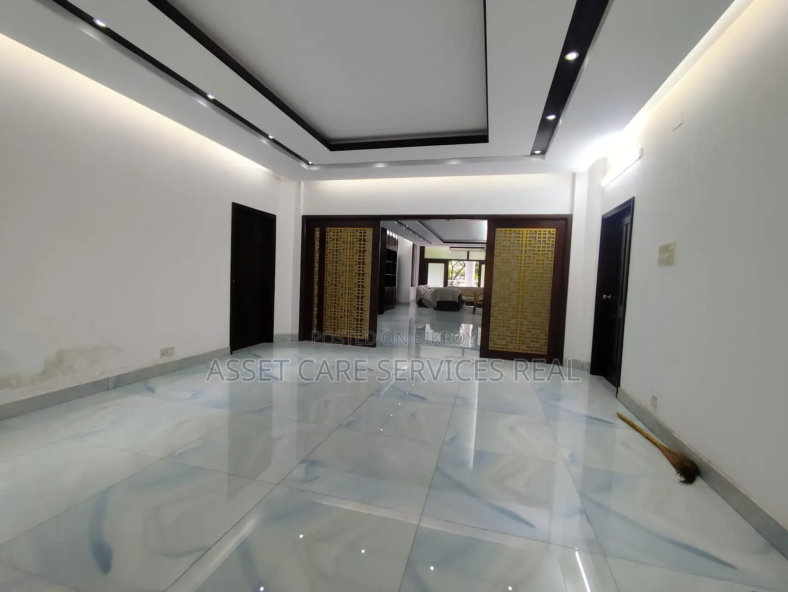 North Gulshan South Facing 4Bed Beautiful Apartment Rent