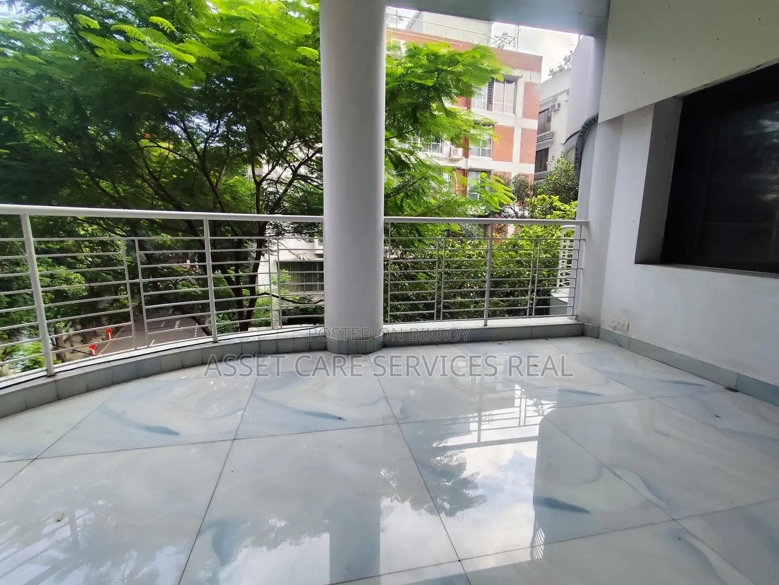 North Gulshan South Facing 4Bed Beautiful Apartment Rent